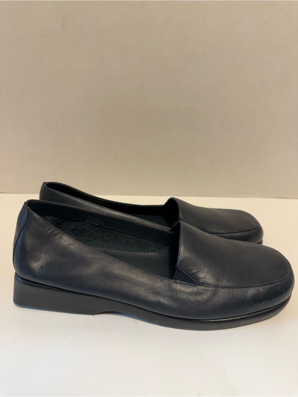 What’s what by aerosoles navy blue leather comfort slip on flats ladies 8M